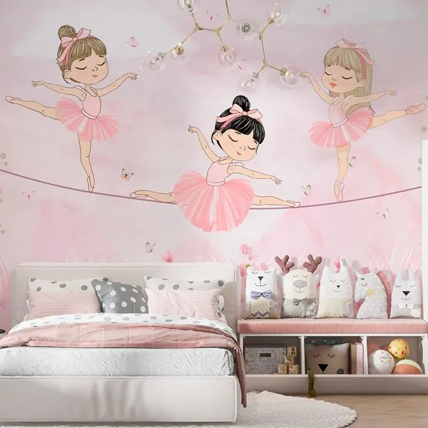 Bailarina Rosa Floral — ambiente com o papel de parede aplicado