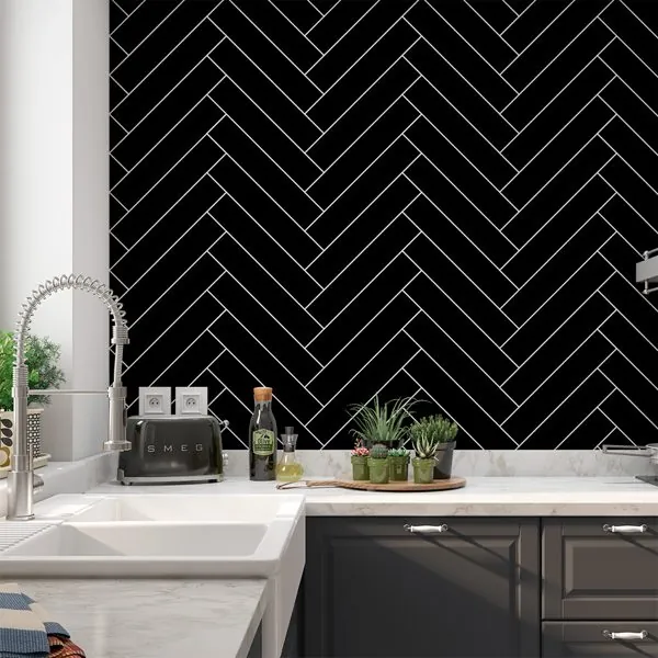 Ladrilhos Chevron Preto — ambiente com o papel de parede aplicado