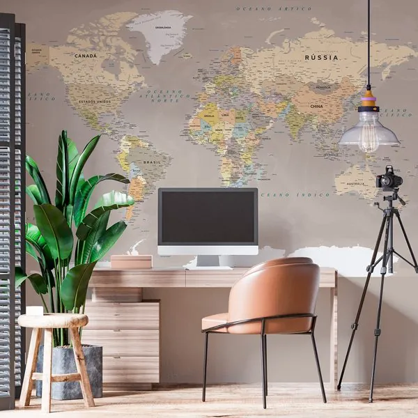 Mapa do Mundo Camurça — ambiente com o papel de parede aplicado